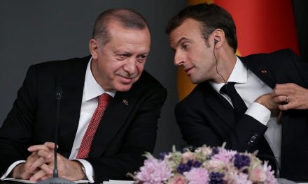 Erdogan: Macron vizsgáltassa ki magát, hogy agyhalott-e!