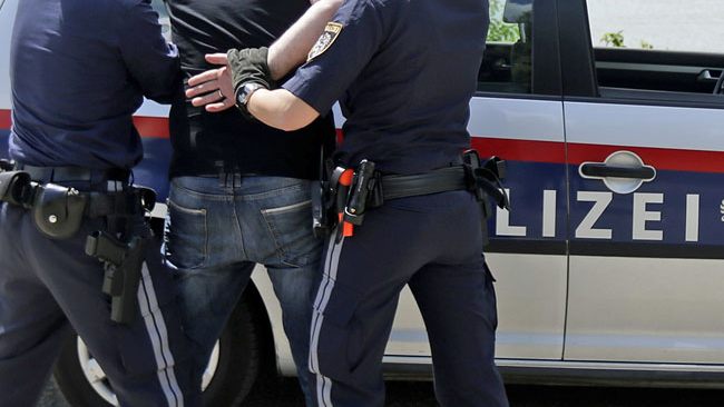 A német nyelvtanfolyamon egy horvát férfi késsel fenyegetett meg egy szerb állampolgárt