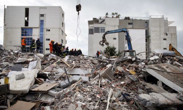 Földrengés Albániában: Befejezték a kutatást a katasztrófamentők