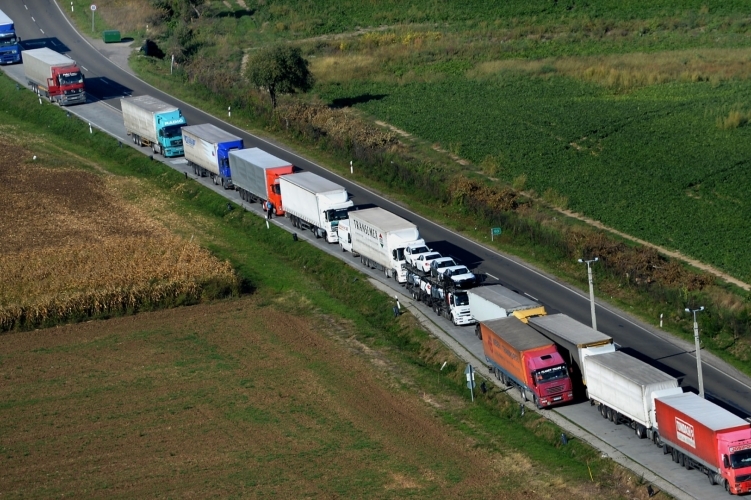 Szerbiai kamionsofőrt találtak holtan Svájcban
