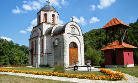 Kilenc szerbiai kolostorból összesen egymillió dinárt loptak el