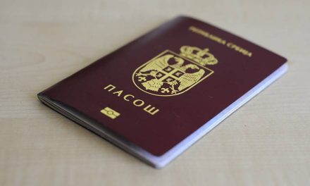 Szerbia állampolgárai utazhatnak az EU-ba, de az útlevél nem elég