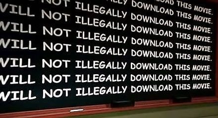 A magyar fiatalok negyede szándékosan tölt le illegális tartalmat a netről