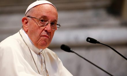 Vatikán: Új kincstárnokot nevezett ki a pápa, miután az előzőt elítélték pedofíliáért