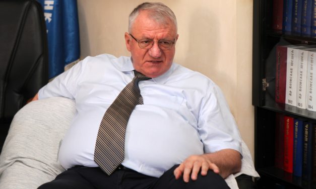 Šešeljt kizárták Milutin Jeličić-Jutka tárgyalásából