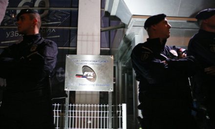 Megtámadták Vučić biztonsági embereit, két személyt őrizetbe vett a rendőrség