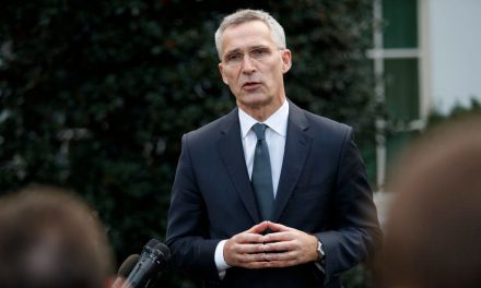 Stoltenberg: Szerbiának nem célja, hogy a NATO tagja legyen
