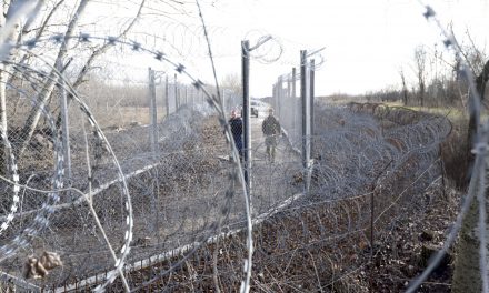 Illegális migránsokat tartóztattak fel Szegednél