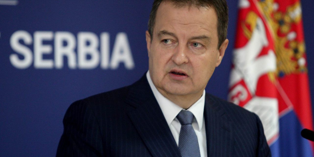 Dačić: Szerbia nem lesz a migránsok parkolóövezete