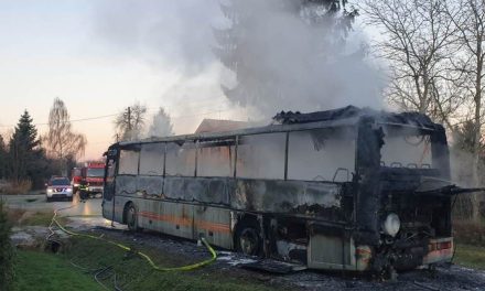 Kiégett egy iskolabusz Horvátországban, a gyerekeket a sofőr kimenekítette