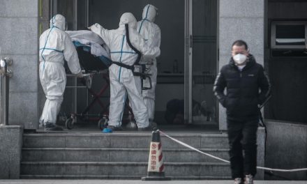 Koronavírus: Tovább nőtt az áldozatok száma, a kínai elnök Trumppal egyeztetett