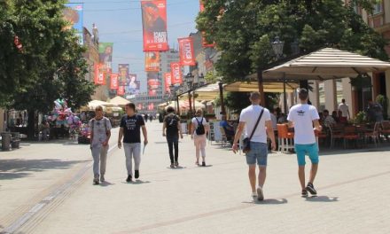 A szerbiai fiatalok többsége szerint az országnak egy erős vezetőre van szüksége