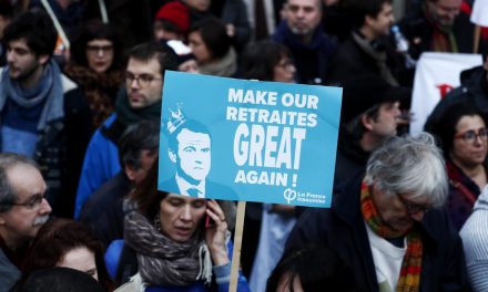 A francia kormány bizonyos feltételek mellett kész visszavonni a nyugdíjreform legvitatottabb pontját