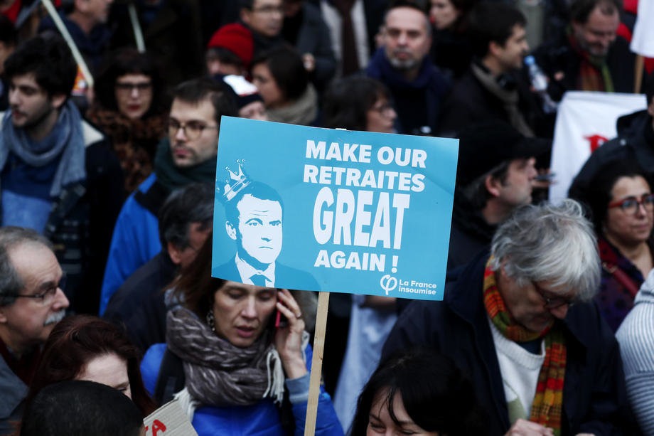 A francia kormány bizonyos feltételek mellett kész visszavonni a nyugdíjreform legvitatottabb pontját