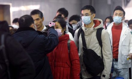 Koronavírus: Csökken az új fertőzöttek száma Kínában, de már ezerszáz felett van a halálos áldozatok száma