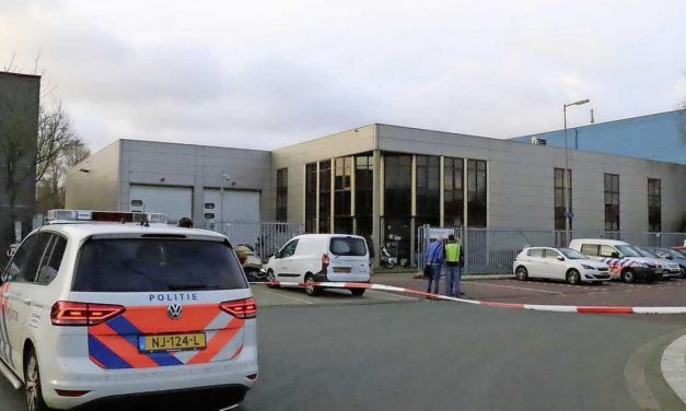 Levélbombák robbantak két holland város postai elosztóközpontjában