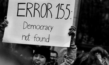 Szerbia és a demokrácia – Egyre mélyebbre süllyedünk