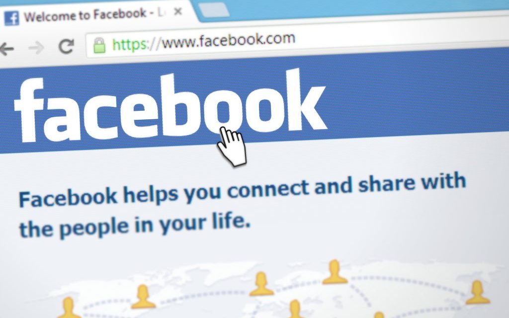 Kikapcsolhatók lesznek a Facebookon a politikai hirdetések