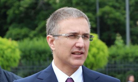 Nebojša Stefanović: Szerbiában két feltétellel lehet nyilvános rendezvényeket tartani