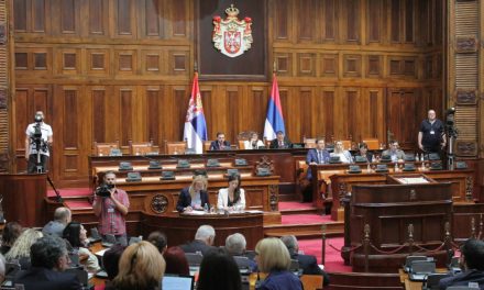 Szerdán dönt a szerb parlament a szükségállapot megszüntetéséről