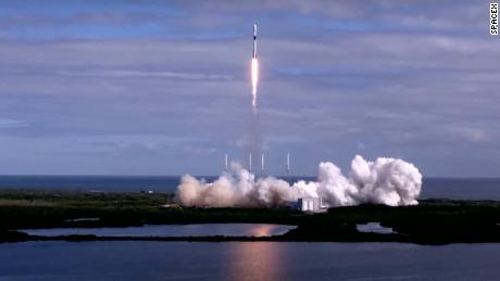 Napokon belül elindulhat a SpaceX legnagyobb űrhajója, ami majd embert vihet a Marsra