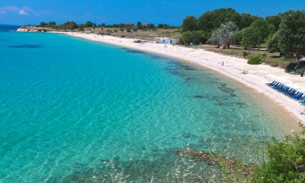 Jó hír a szerbiai nyaralóknak, változnak a Görögországba utazás feltételei