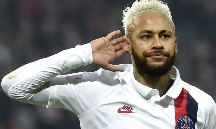 Neymar visszautasította a PSG 100 milliós ajánlatát