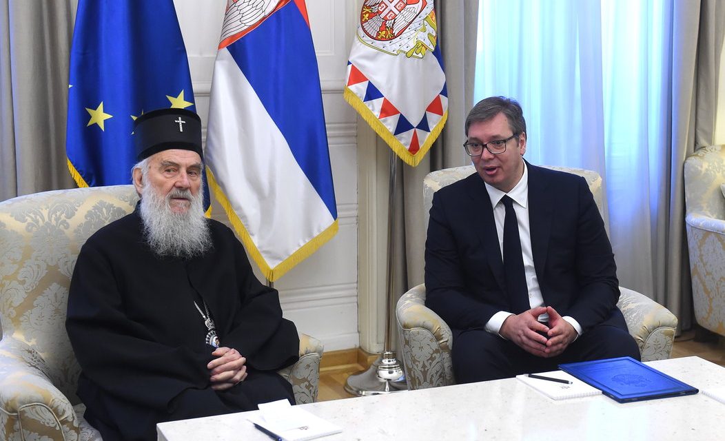 Vučić: A montenegrói politika beavatkozik az egyház ügyeibe