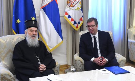 Vučić: A montenegrói politika beavatkozik az egyház ügyeibe