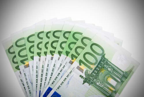 A férfiak 890, a nők 700 eurós fizetéssel lennének elégedettek