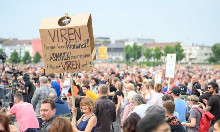Több ezer német tüntetett a koronavírus-korlátozások ellen