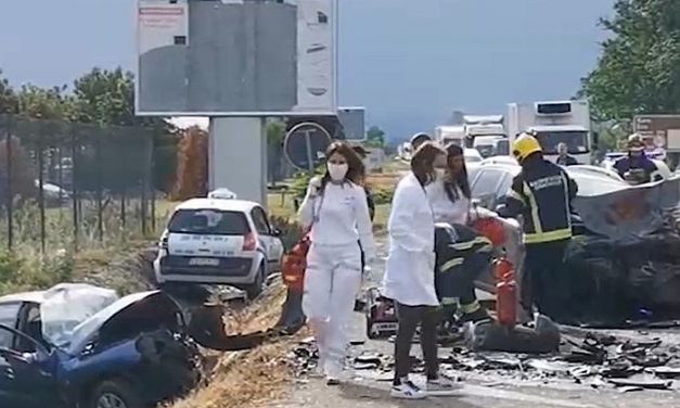 Balesetet okozott a cigarettacsempész, egy ember meghalt (fotók)