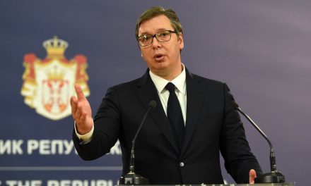 Vučić: Azok, akik lábosok zörgésével követelték a kijárási tilalom megszüntetését, most azt kérik, újból vezessük be