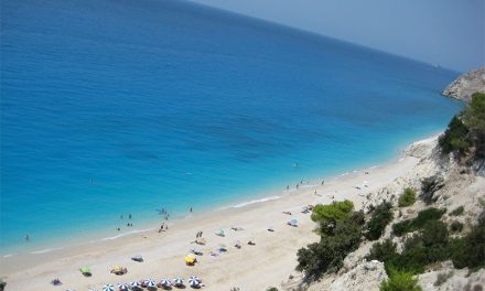 Újabb korlátozásokat léptettek életbe a görög strandokon