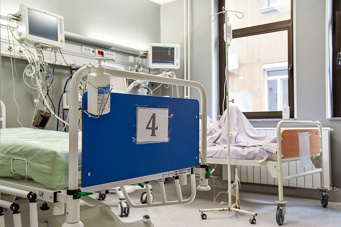 Egy 29 éves várandós nő is lélegeztetőgépre került Belgrádban