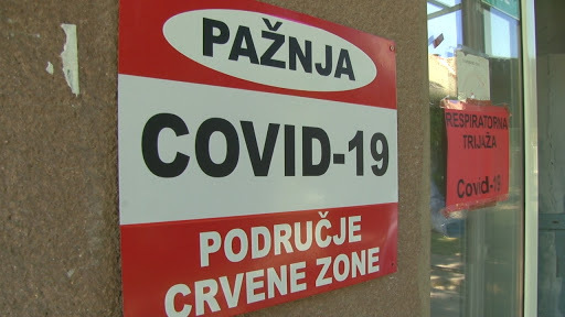 Koronavírus: Szerbiában egy nap alatt több mint háromszáz új fertőzöttet azonosítottak, nyolc személy életét vesztette