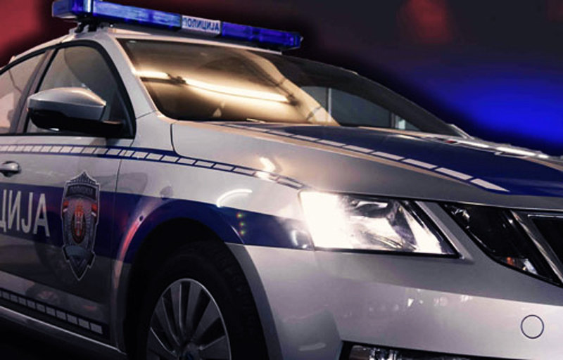 Újvidék: Rendőrök elől menekülve egy Magnum pisztolyt dobott ki az autóból