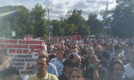 Srđan Nogo hívei tüntettek a parlament előtt (Fotók)