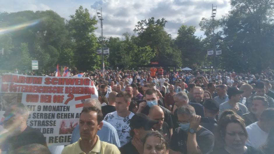Srđan Nogo hívei tüntettek a parlament előtt (Fotók)