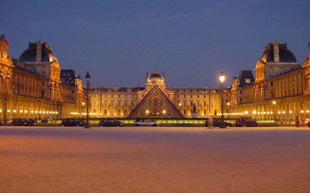 Hétfőn nyit újra a Louvre