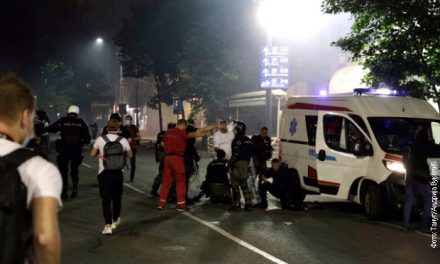 Tizenkilenc rendőr és tizenhét tüntető sérült meg a szerdai belgrádi demonstráción
