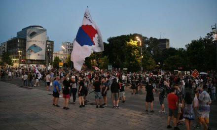 Belgrádban a szombat is a tüntetés jegyében zajlott