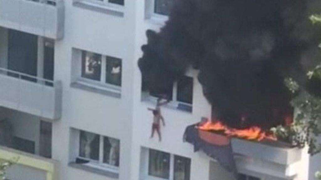 Tíz méterről ugrott ki két francia kisgyerek egy társasházban kiütött tűz miatt (videó)