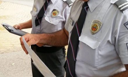 A kommunális rendőrök sem büntetik a maszk nélküli autósokat