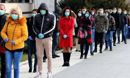 Szerbia: A koronavírus öl, butít és nyomorba dönt