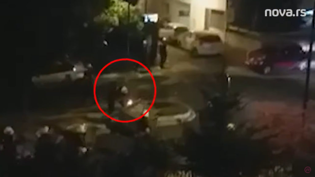 Karhatalmi huliganizmus: Rohamrendőr gyújtott fel egy szemeteskukát