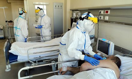 Szerbia: Rekordszámú koronavírusos beteg van lélegeztetőgépen