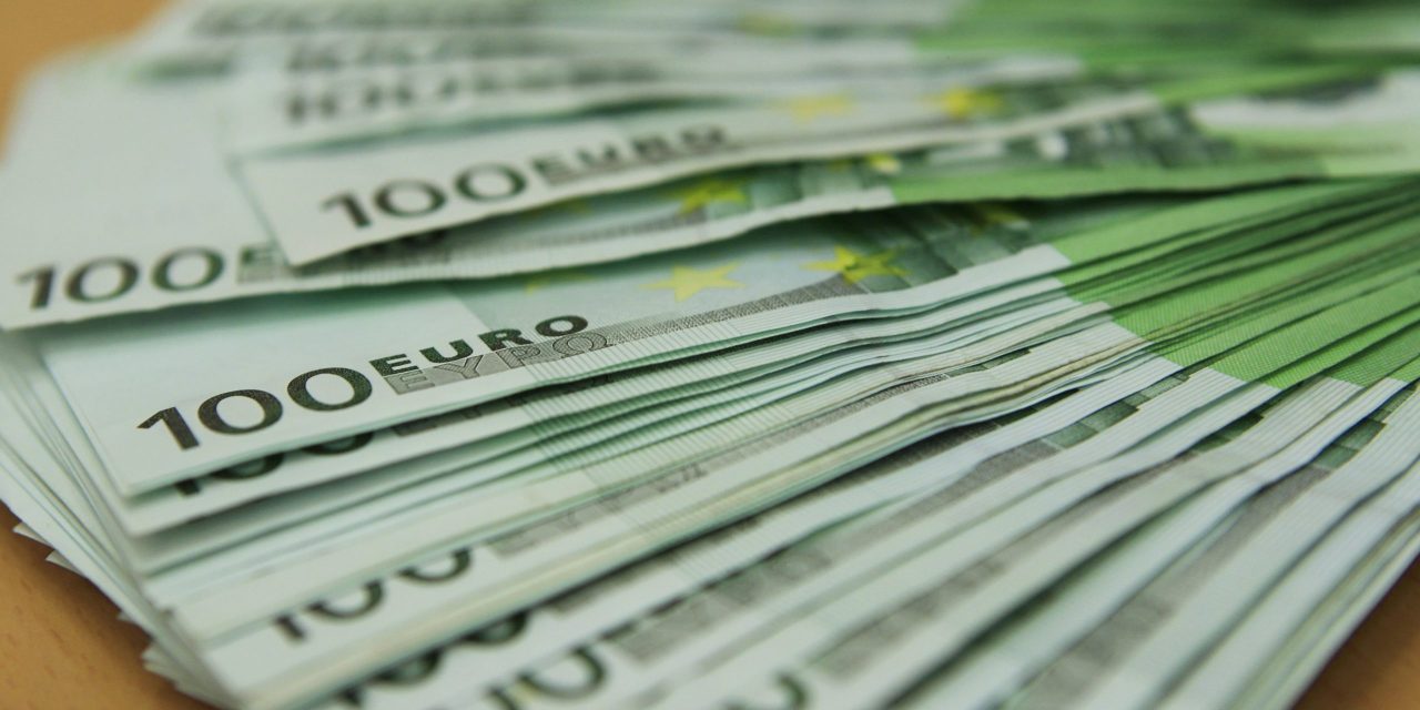 Húszezer eurót lopott el egy 15 éves fiú