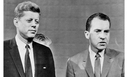 <span class="entry-title-primary">Kennedy kontra Nixon: 60 éve zajlott le az első elnökjelölti tévévita</span> <span class="entry-subtitle">Azóta is ez a minta</span>