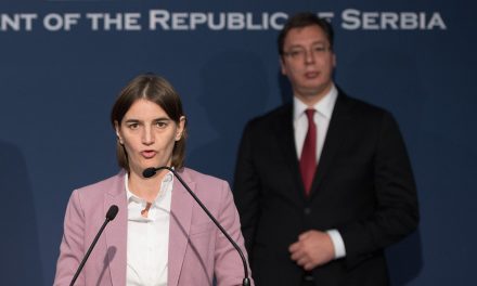 A szerb kormány támogatja Vučić washingtoni tárgyalásait